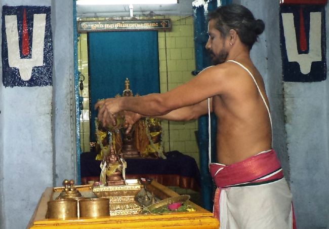 Thiruvelukkai Sri Azhagiya Singaperumal Chithirai Ammavasai thirumanjanam 2015 02