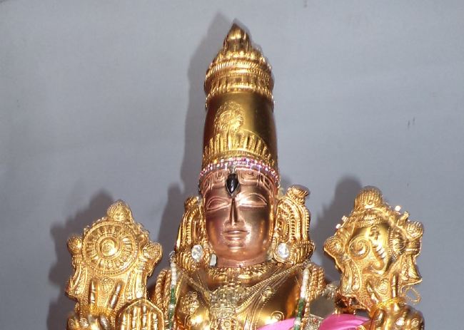 Thiruvelukkai Sri Mukundanayaga Perumal Panguni Uthiram Viswaroopra  sevai 2015 -17