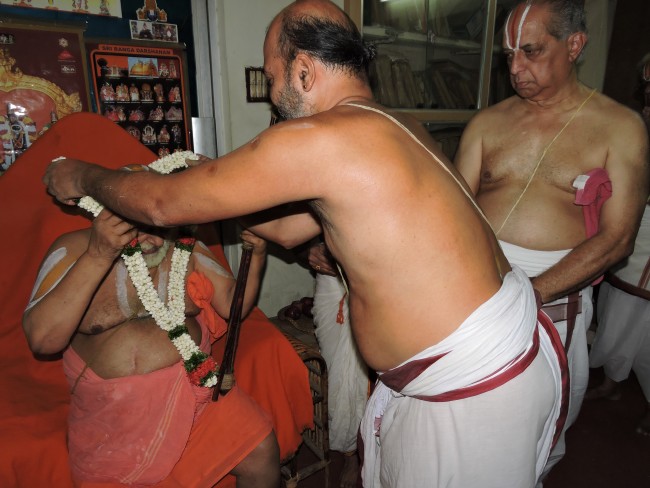 3rd may 15 - 5.30 to 6pm - srimath poundrikapuram andavan ashramathil srimath andavan swamigal ezhuntharullal (23)