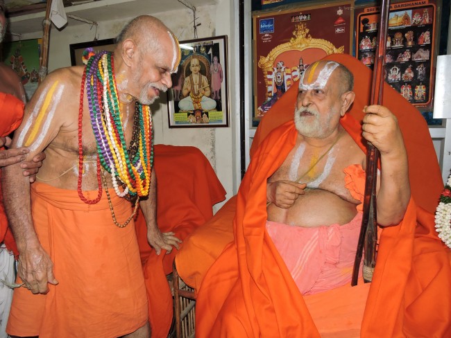 3rd may 15 - 5.30 to 6pm - srimath poundrikapuram andavan ashramathil srimath andavan swamigal ezhuntharullal (29)