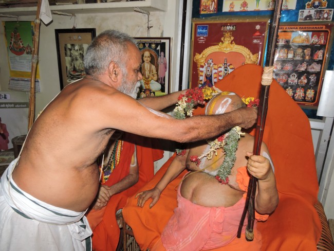 3rd may 15 - 5.30 to 6pm - srimath poundrikapuram andavan ashramathil srimath andavan swamigal ezhuntharullal (36)