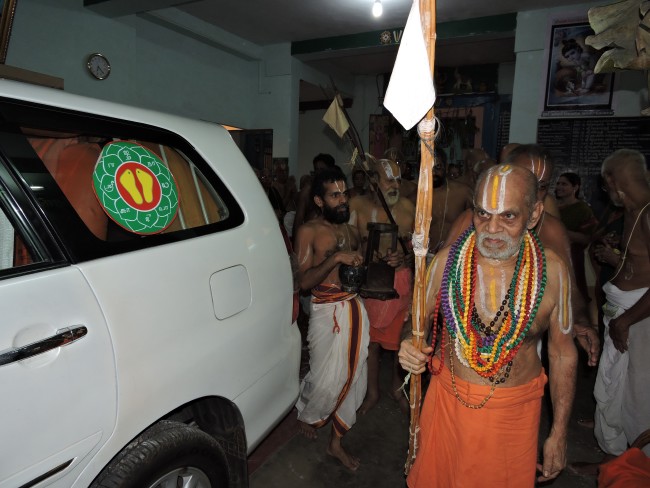3rd may 15 - 5.30 to 6pm - srimath poundrikapuram andavan ashramathil srimath andavan swamigal ezhuntharullal (86)