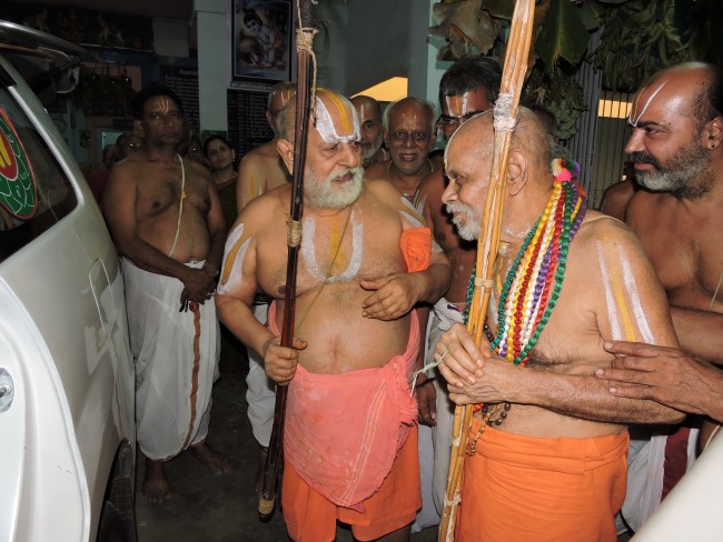 3rd may 15 - 5.30 to 6pm - srimath poundrikapuram andavan ashramathil srimath andavan swamigal ezhuntharullal (89)