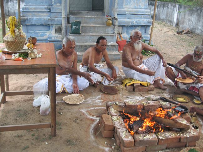 Arasanipalai Sri lakshmi narayana perumal kovil chithirai swathi homam 2015 06