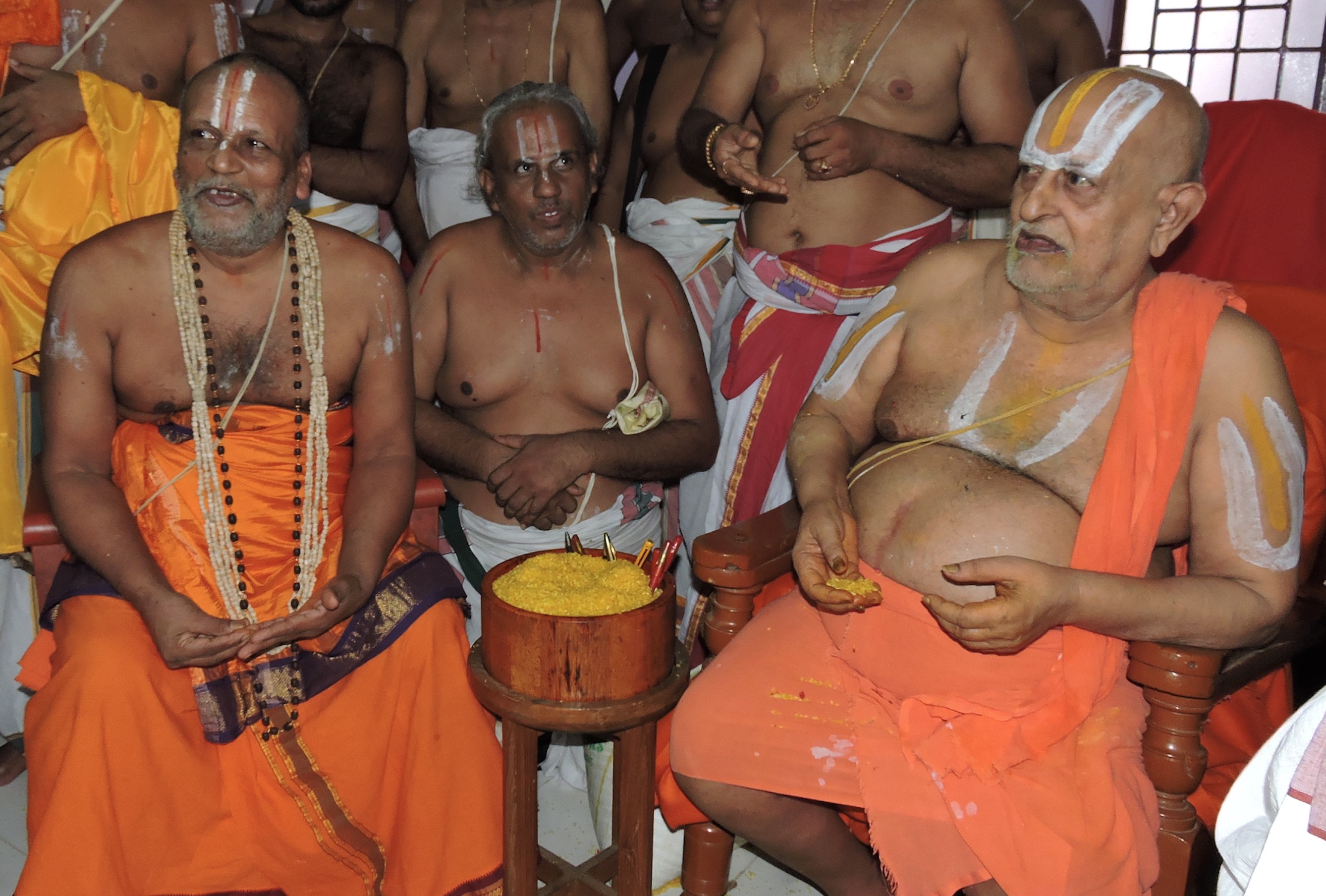 Srimushnam Andavan And Vanamamalai Jeeyar