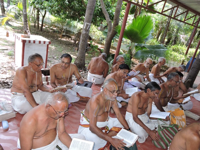 Srimushnam Andavan Sathabisheka Mahotsavam  day 3 Padhuka Goshti-2015-24