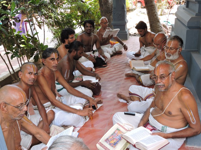 Srimushnam Andavan Sathabisheka Mahotsavam  day 3 Padhuka Goshti-2015-31