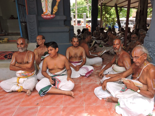 Srimushnam Andavan Sathabisheka Mahotsavam  day 3  Visits-Veda Parayanam 2015-04