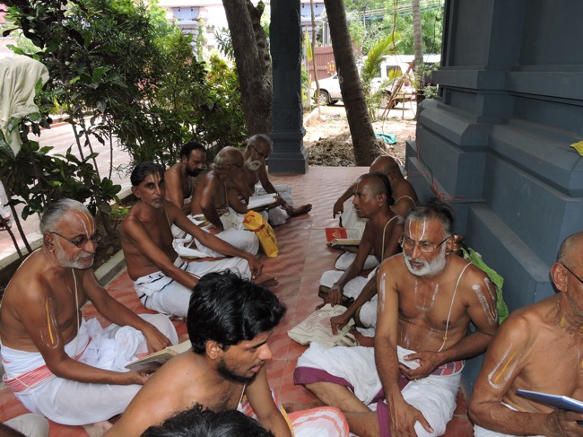 Srimushnam Andavan Sathabisheka Mahotsavam  day 3  Visits-Veda Parayanam 2015-08