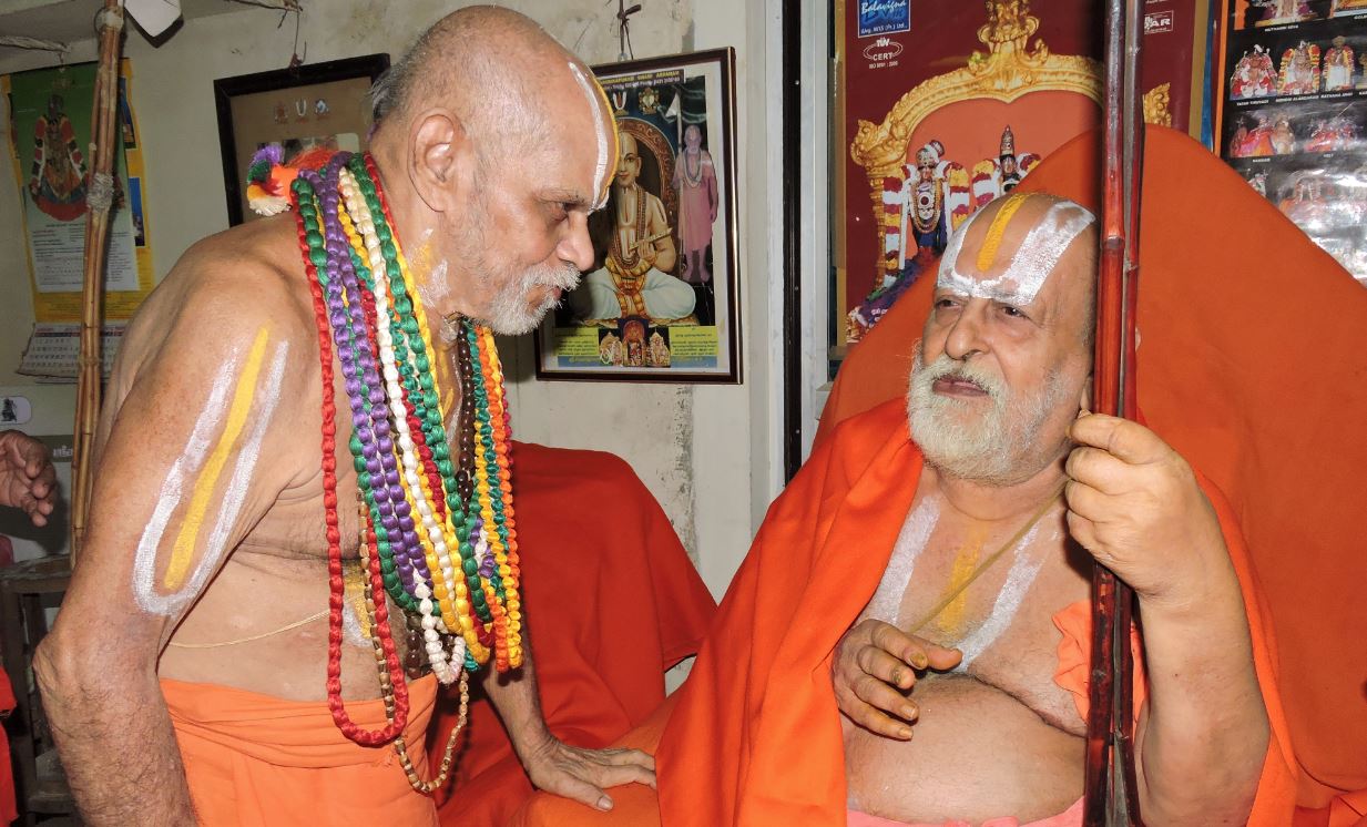 Srimushnam Andavan & Sri Raghuveera Mahadesikan at Poundarikapuram Ashramam 2015
