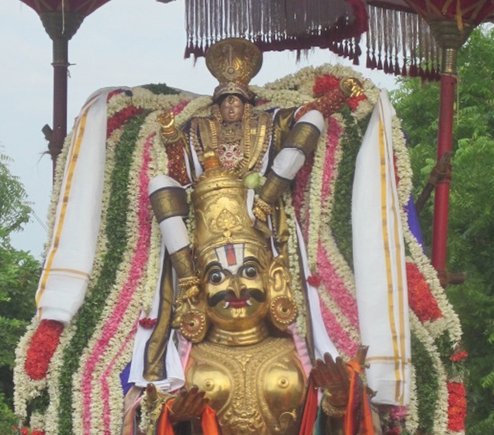 Mannargudi Udhaya garuda Sevai