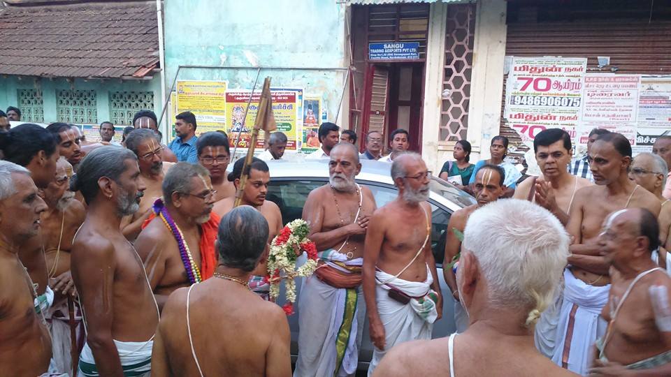 Srimad azhagiyasingar arrived  kumbakonam 16