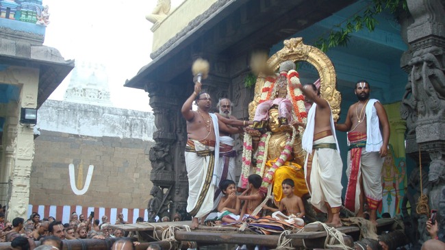 Kanchi Devarajaswami temple Aadi Garuda Sevai 2015-01
