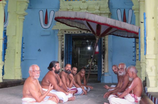 Kanchi Sri Devaperumal Sannadhi Thiruvadipoora Utsavam day 2-2015 01