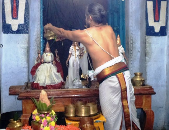 Thiruvelukkai Sri Azhagiya Singaperumal temple avathara utsvam thirumanjanam-2015 04