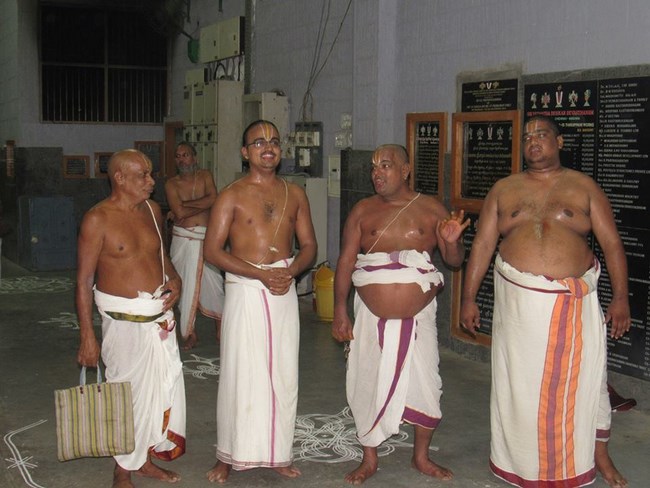 Mylapore SVDD Srinivasa Perumal Temple Swami Desikan Manmadha Varusha Thirunakshatra Utsavam Kannadi Arai Purappadu8