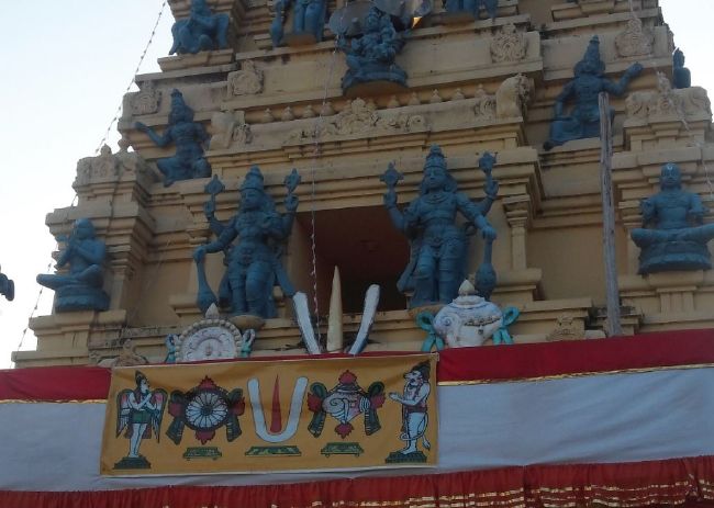 Pulikundram Sri Lakshmi Narayana Perumal Temple Sanikizhamai Purappadu  2015-10.jpg