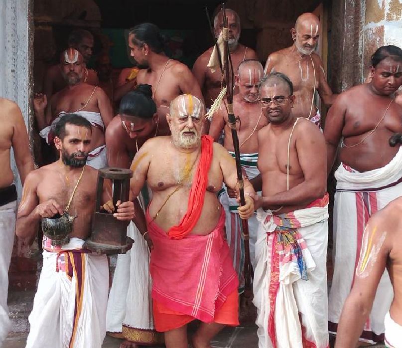 SRi mushnam Andavan Mangalasasanam at Sri koorathazhwan sannadhi Kanchi
