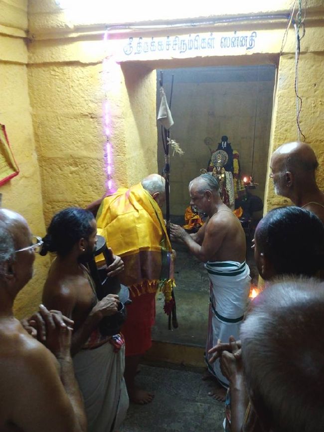 Sri Mushnam Andavan Mangalasaasanam at Kanchi Thirukacchi nambi and Koorathazhwan Sannadhi 2015 10