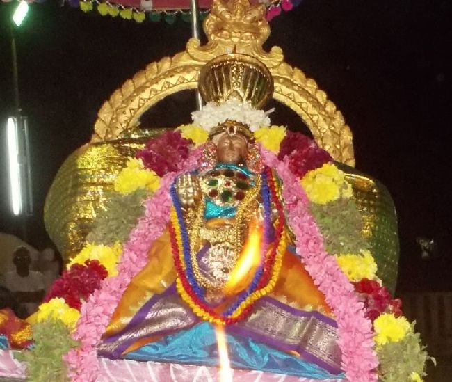 Therazhundur Sri Amaruviappan Sannadhi Padithurai purappadu   2015-02.jpg