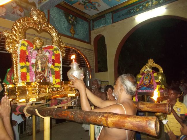 Therazhundur Sri Amaruviappan Sannadhi Padithurai purappadu   2015-06.jpg
