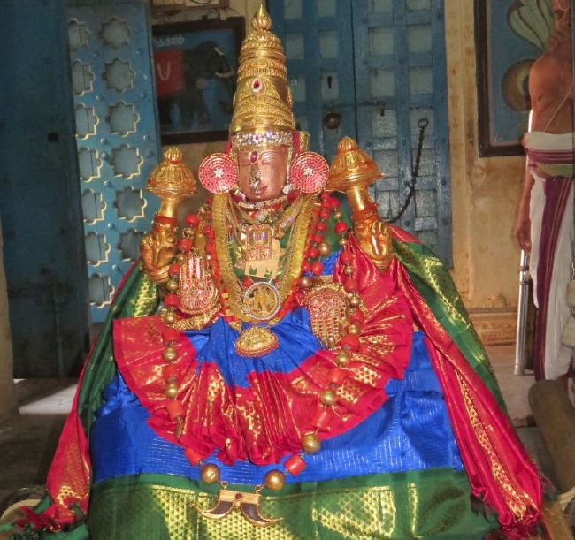 Kanchi Perumal Kovil Vijayadasami Parvettai Utsavam 2015-01.jpg
