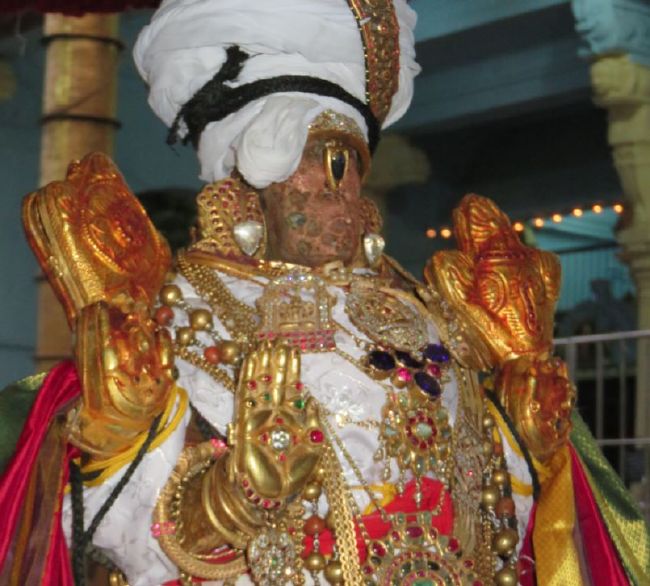 Kanchi Perumal Kovil Vijayadasami Parvettai Utsavam 2015-04.jpg
