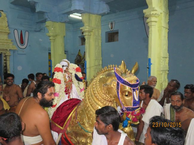 Kanchi Perumal Kovil Vijayadasami Parvettai Utsavam 2015-08.jpg