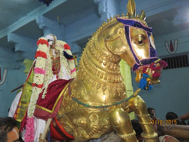 Kanchi Perumal Kovil Vijayadasami Parvettai Utsavam 2015-09.jpg