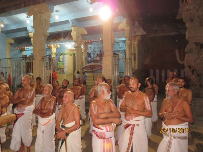 Kanchi Perumal Kovil Vijayadasami Parvettai Utsavam 2015-17.jpg