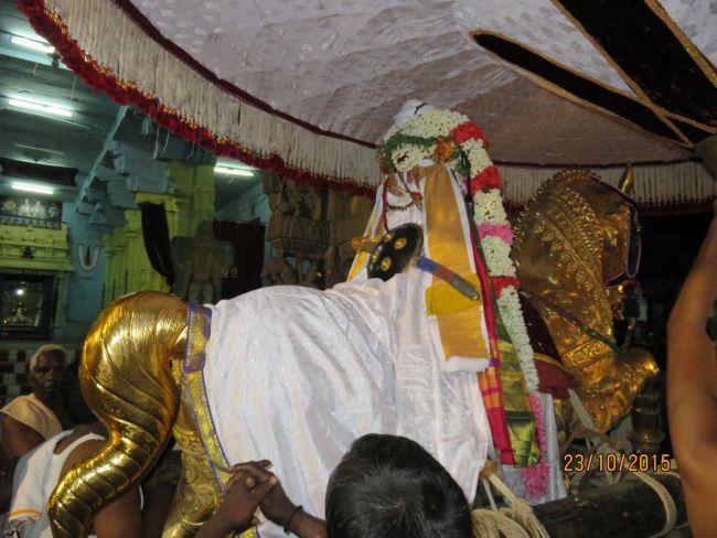 Kanchi Perumal Kovil Vijayadasami Parvettai Utsavam 2015-18.jpg