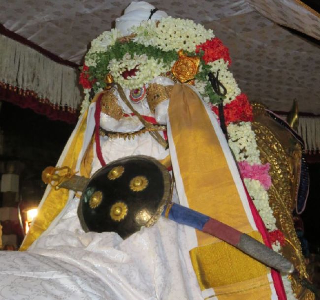 Kanchi Perumal Kovil Vijayadasami Parvettai Utsavam 2015-19.jpg