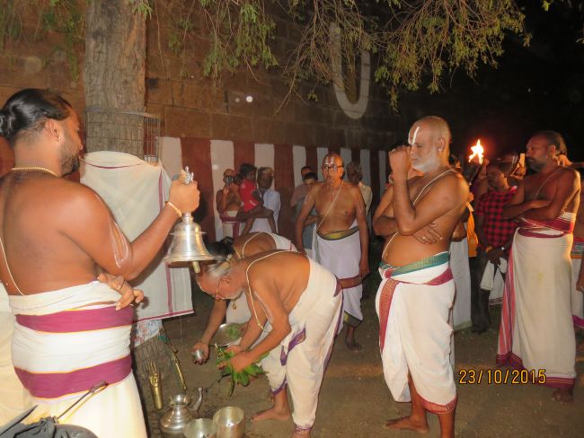 Kanchi Perumal Kovil Vijayadasami Parvettai Utsavam 2015-31.jpg