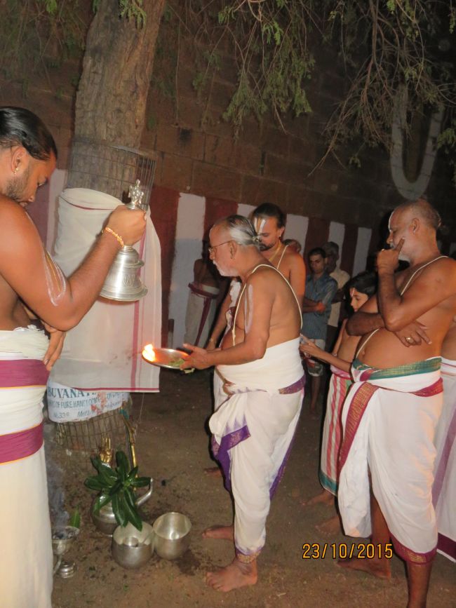 Kanchi Perumal Kovil Vijayadasami Parvettai Utsavam 2015-33.jpg