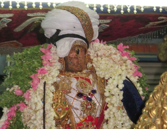 Kanchi Perumal Kovil Vijayadasami Parvettai Utsavam 2015-47.jpg