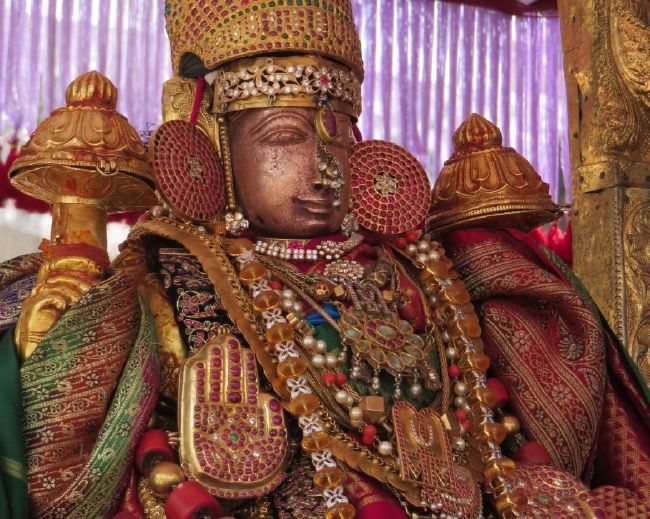 Kanchi Sri Devaperumal Sannadhi Mahanavami Morning Purappadu- 2015-10.jpg