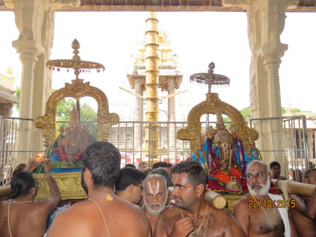 Kanchi Sri Devaperumal Sannadhi Mahanavami Morning Purappadu- 2015-13.jpg