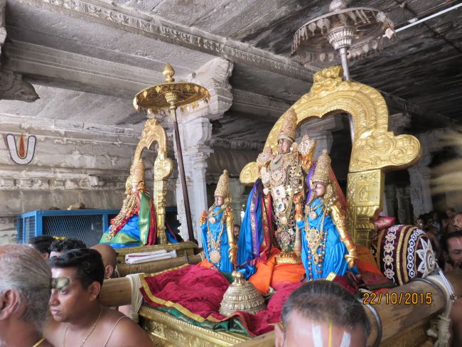 Kanchi Sri Devaperumal Sannadhi Mahanavami Morning Purappadu- 2015-16.jpg
