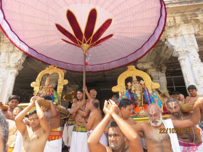 Kanchi Sri Devaperumal Sannadhi Mahanavami Morning Purappadu- 2015-17.jpg