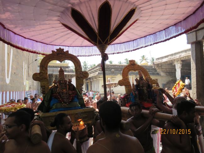 Kanchi Sri Devaperumal Sannadhi Mahanavami Morning Purappadu- 2015-20.jpg