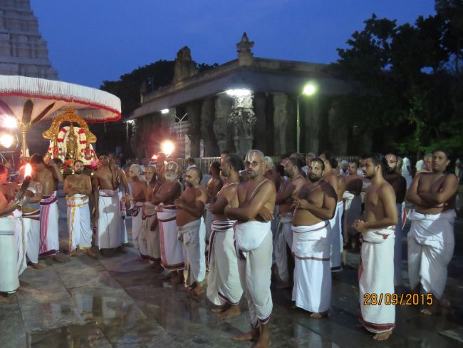 Kanchi Sri Devarajaswami Temple Manmadha Purattasi Pournami Purappadu 2015-16.jpg