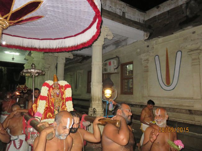 Kanchi Sri Devarajaswami Temple Manmadha Purattasi Pournami Purappadu 2015-24.jpg