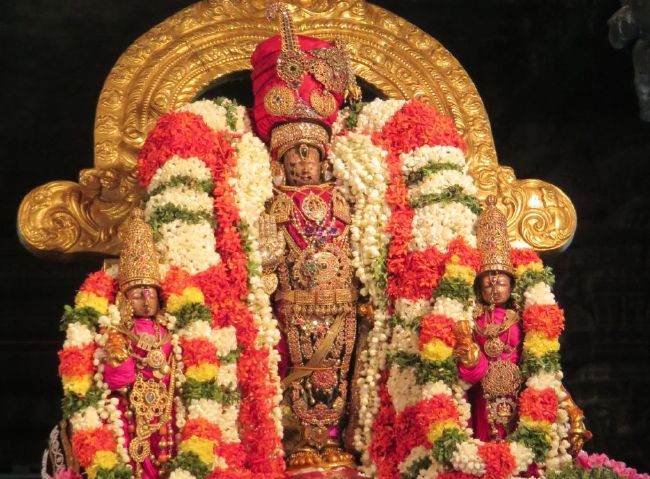 Kanchi Sri Devarajaswami Temple Navarathri utsavam DAY 4 2015-19.jpg