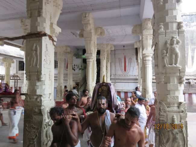 Kanchi Sri Devarajaswami Temple navarathri utsavam day 1 2015-01.jpg