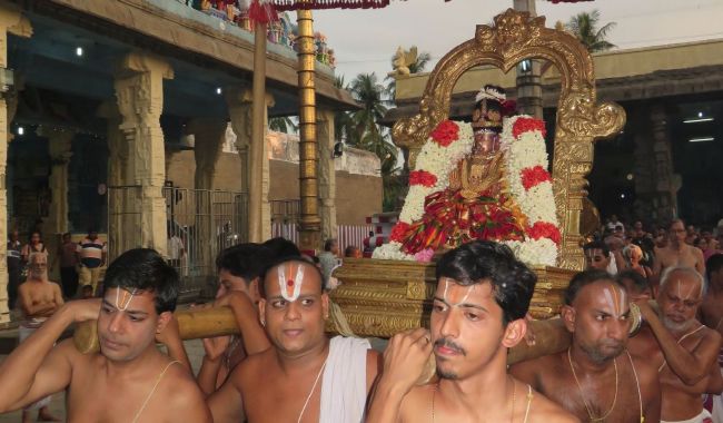 Kanchi Sri Perundhevi Thayar Purattasi 3rd Sukravara Purappadu 2015-06.jpg