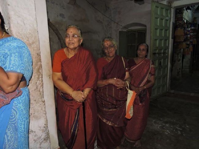 Srirangam Poundarikapuram Andavan Ashramam Swami Desikan Thirunakshatra utsavam concludes- 2015-01.jpg