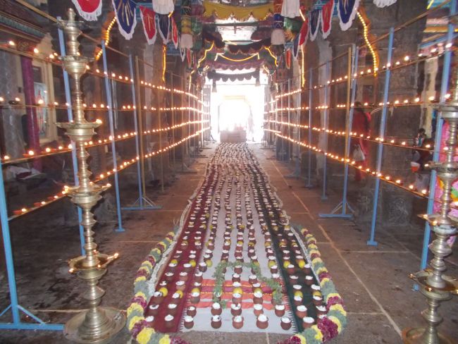 Therazhundru SRi Amaruviappan Temple Theppotsavam day 1  2015-01.jpg