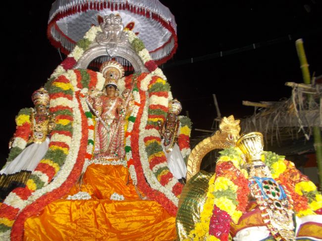 Therazhundru SRi Amaruviappan Temple Theppotsavam day 1  2015-07.jpg