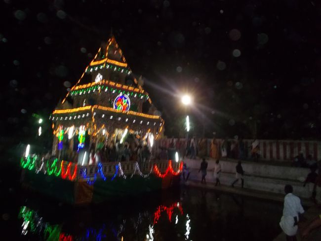 Therazhundru SRi Amaruviappan Temple Theppotsavam day 1  2015-10.jpg