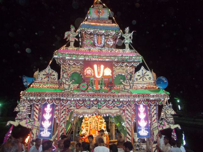 Therazhundru SRi Amaruviappan Temple Theppotsavam day 1  2015-14.jpg